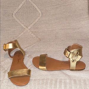 Gold Arturo Chiang sandals